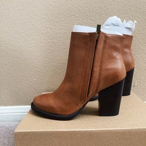 Urban Outfitters Block Heel Booties, Size 7 NEW